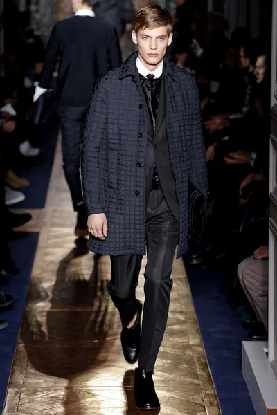 Look 38